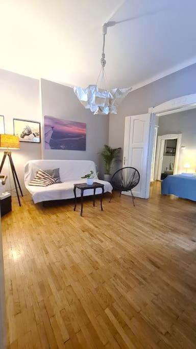 Your Royal 2 Bedroom City Center Stay Belgrado Exterior foto
