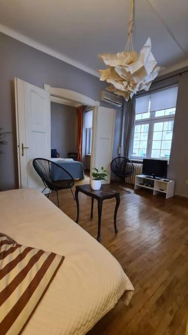 Your Royal 2 Bedroom City Center Stay Belgrado Exterior foto