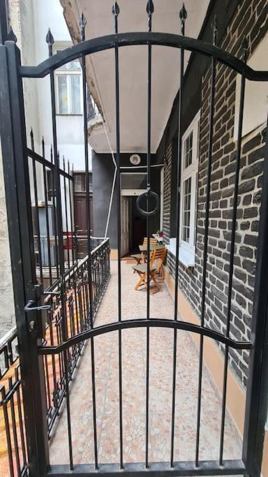 Your Royal 2 Bedroom City Center Stay Belgrado Exterior foto